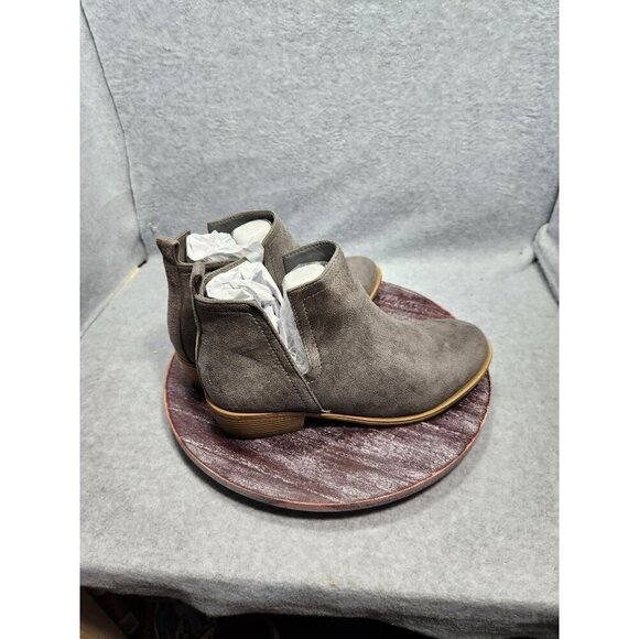 Gray Womens Suede Ankle Boots With Wooden Block Heel & Side Zipper - Picture 3 of 13